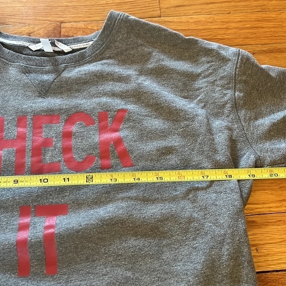 Victoria Secret “Check it Twice” Crew Neck Size Small ❤️ - Picture 4 of 7